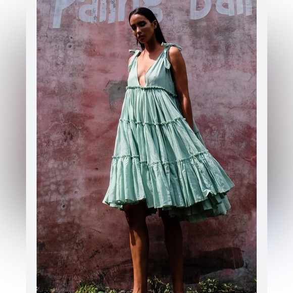 Tuckernuck INNIKA CHOO Ramie Big Frill Dress Ché Pas Se Foam Beige Sand size M - Picture 1 of 8